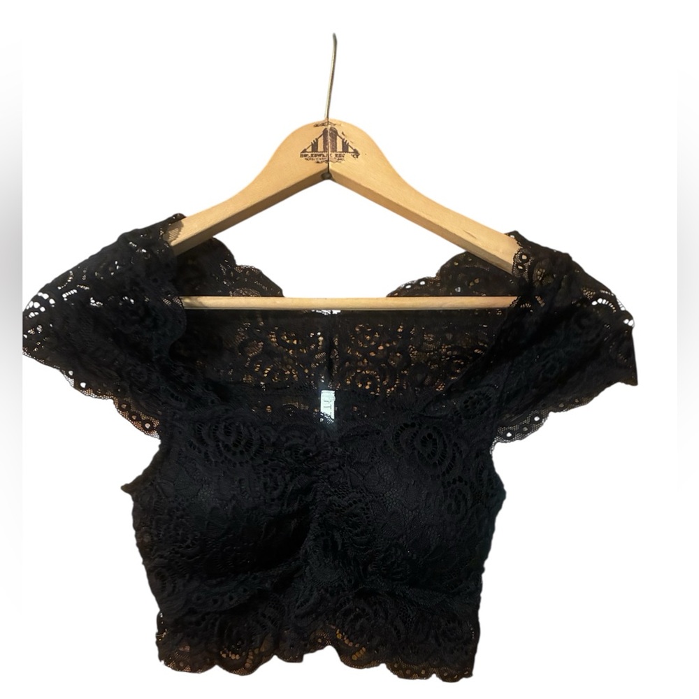 Elegant Black Lace Crop Top